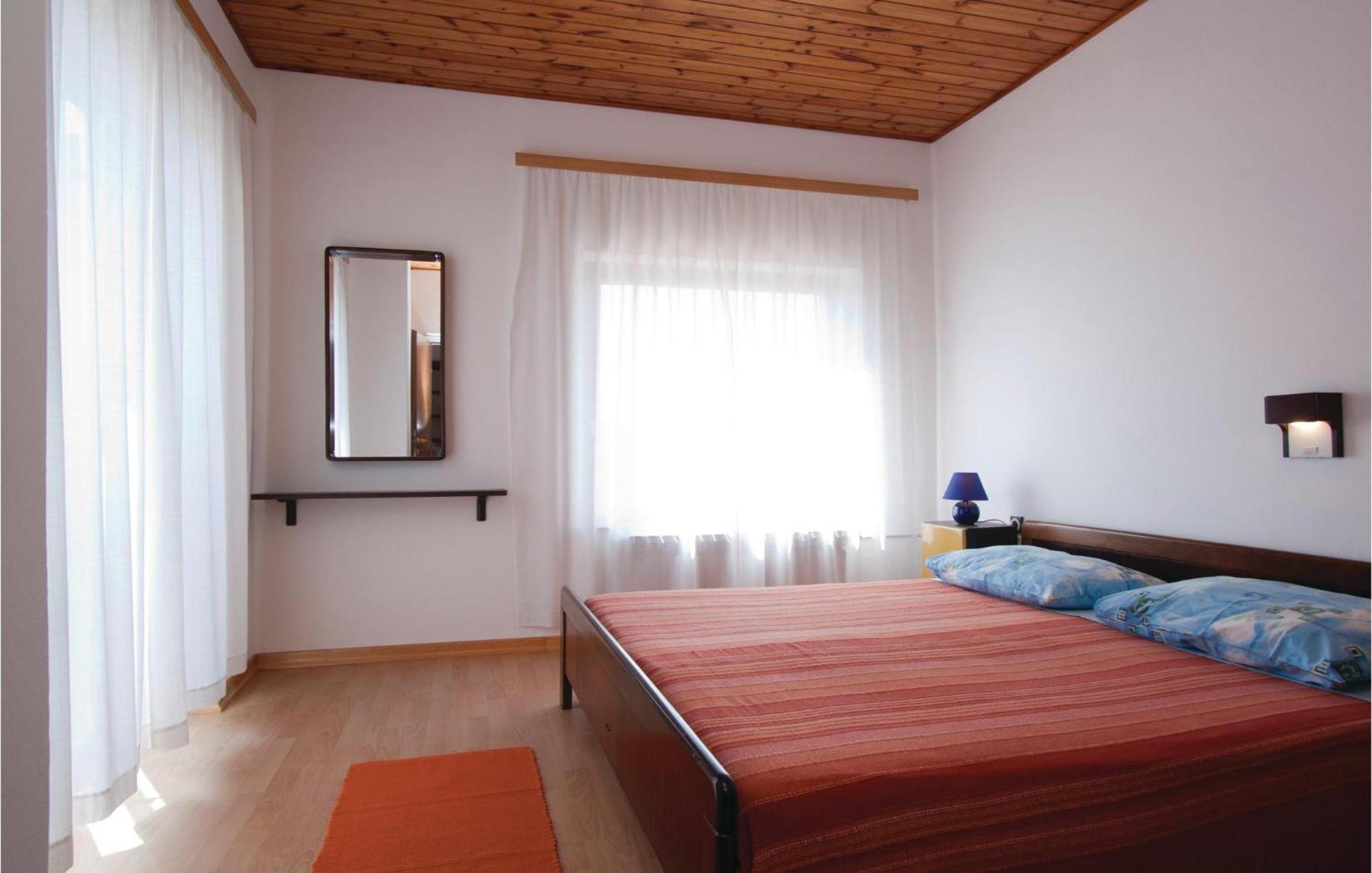 2 Bedroom Awesome Apartment In Barban Екстер'єр фото